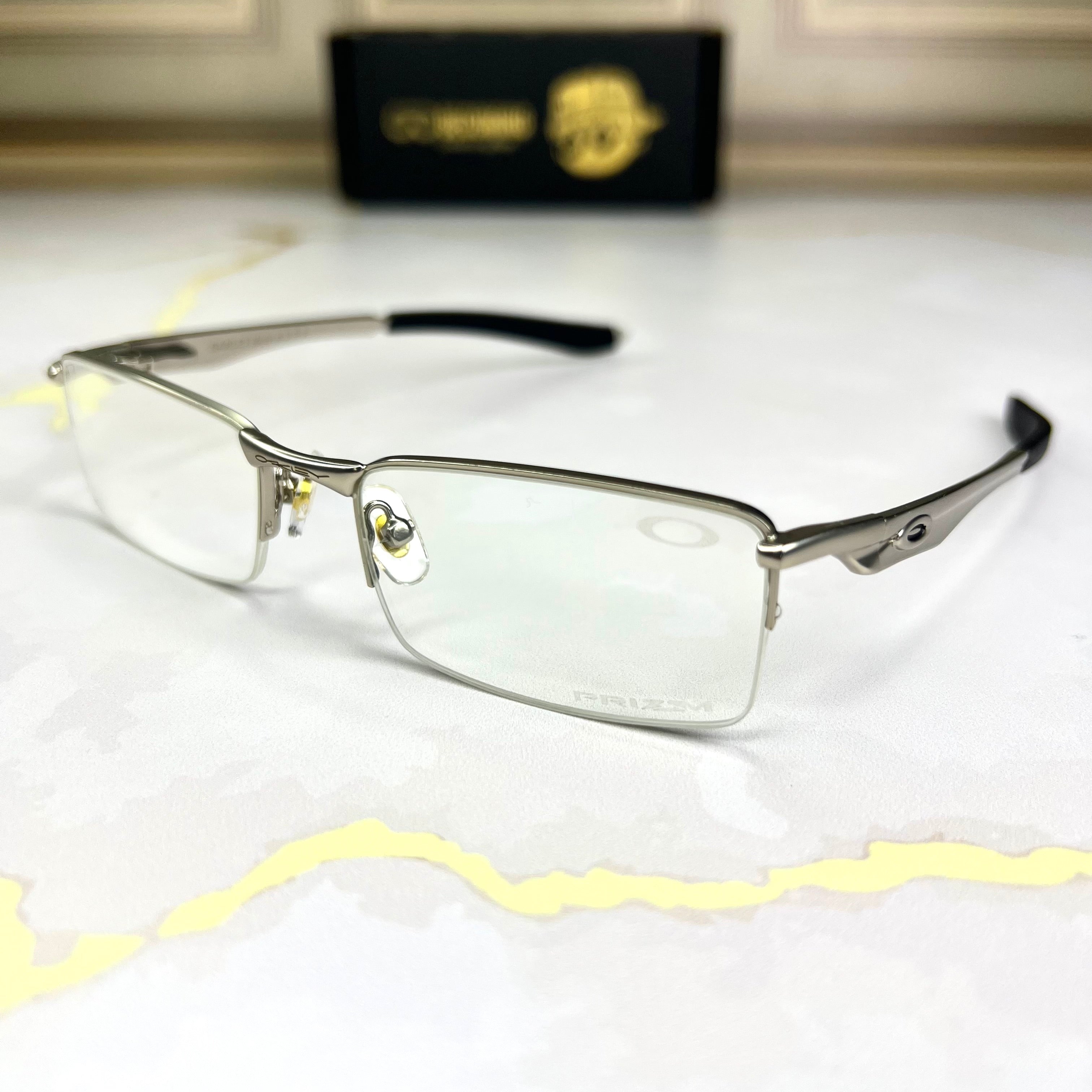 Oakley Titan Plate