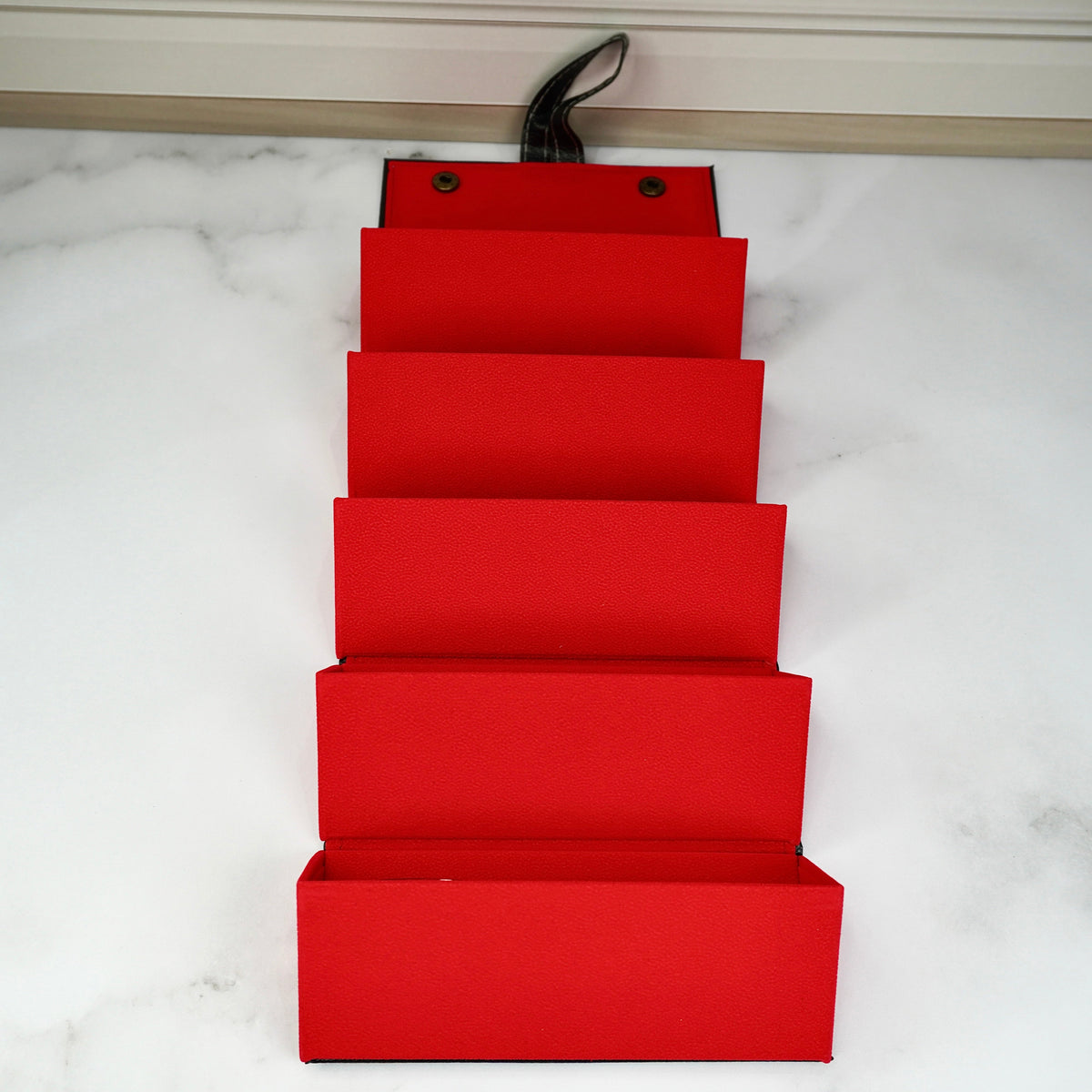 Estuche Coleccionista Becoming interior rojo