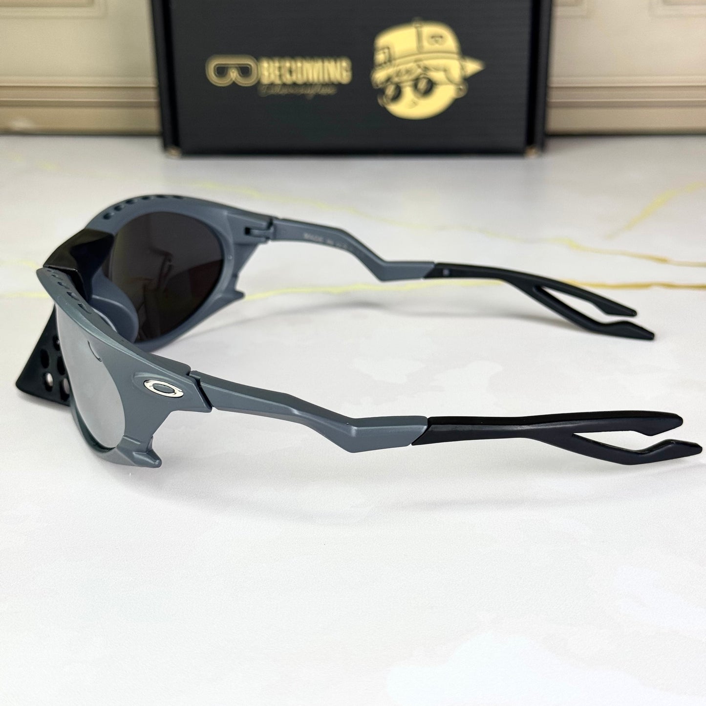 Oakley Plantaris
